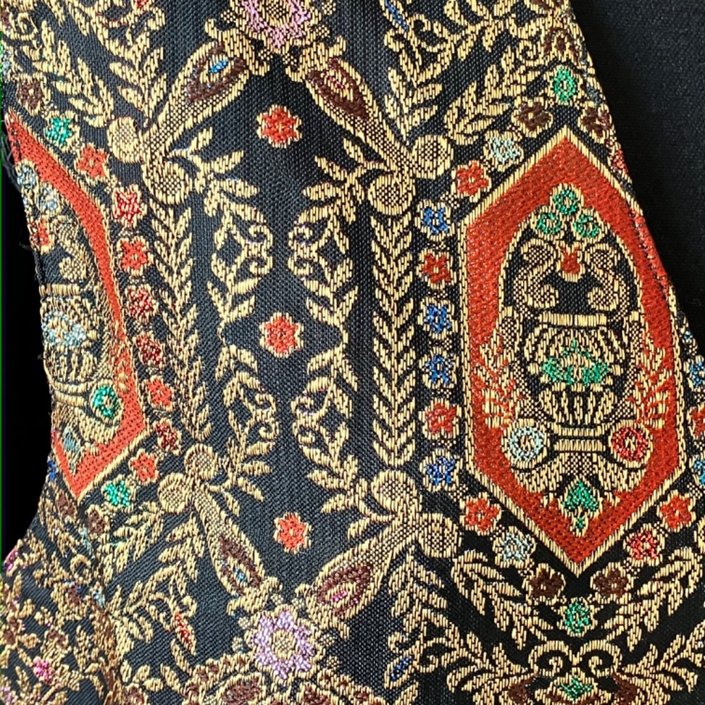 Vintage metallic decorative vest - Picture 6 of 10